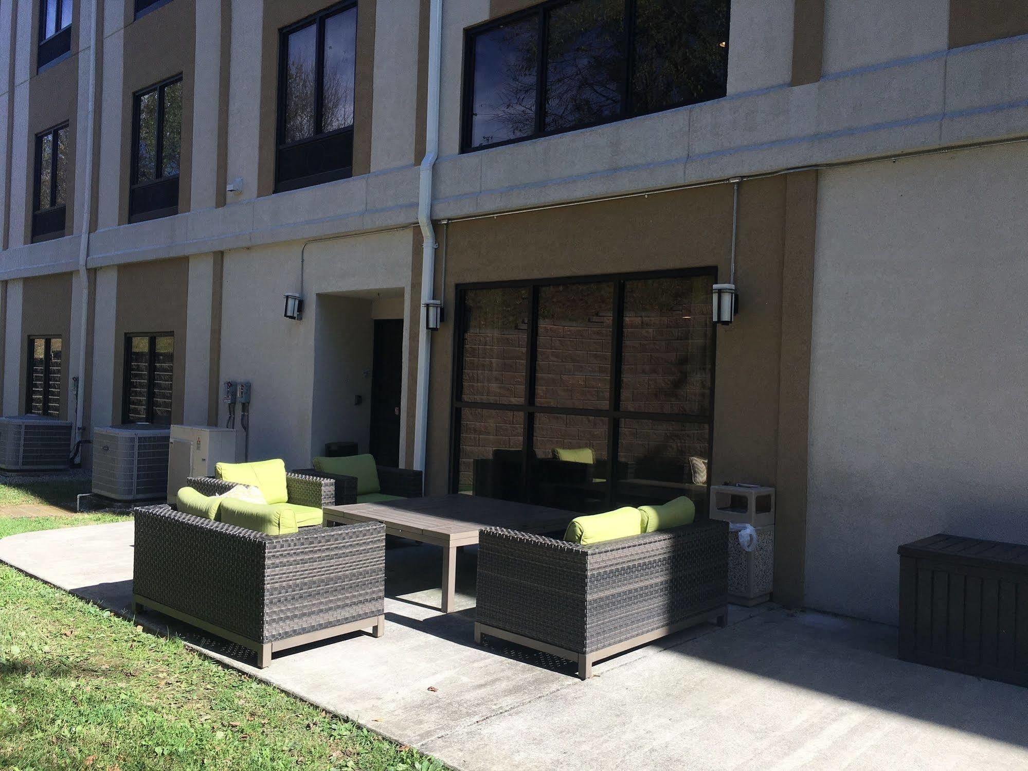 Holiday Inn Express Johnson City By Ihg Exterior foto